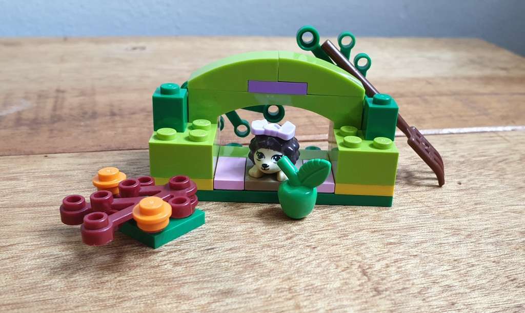 LEGO Hedgehog`s Hideaway